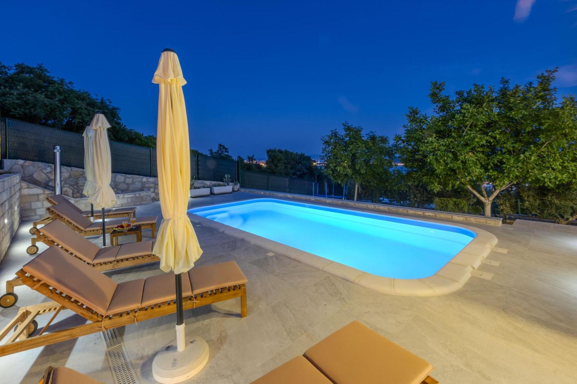 Private Villa Golden Hour With A View Of Split Area Kaštel Sućurac 외부 사진