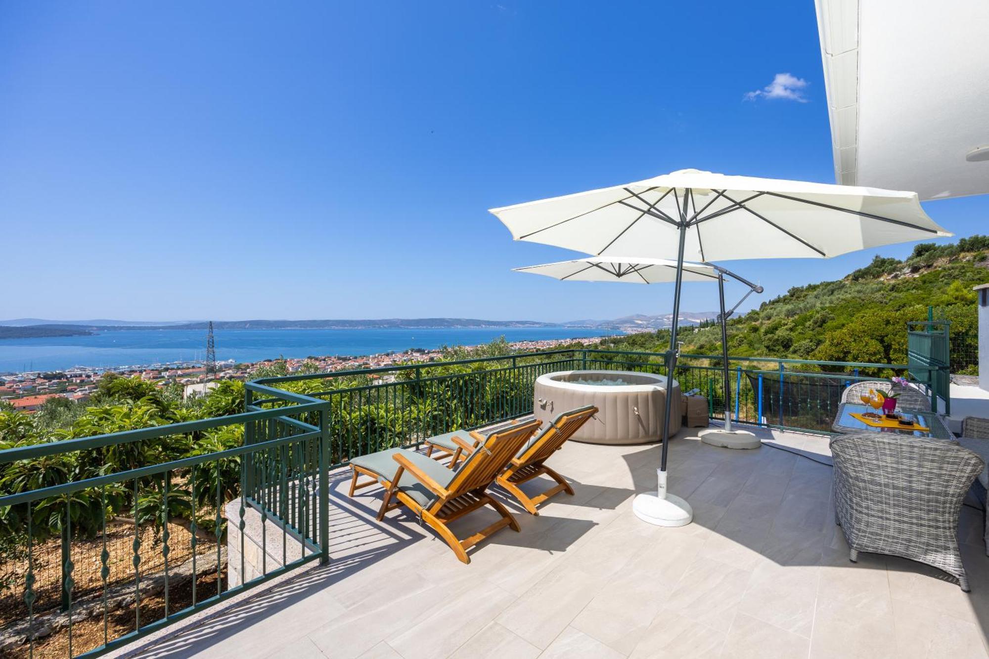 Private Villa Golden Hour With A View Of Split Area Kaštel Sućurac 외부 사진